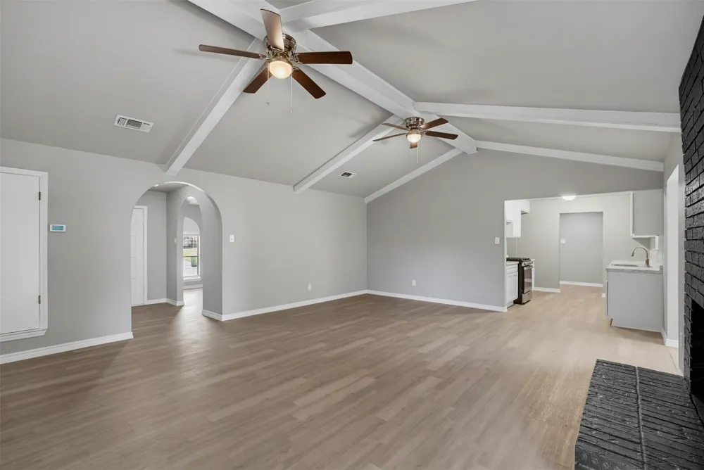 2105 Cottie Lane Arlington, TX 76010