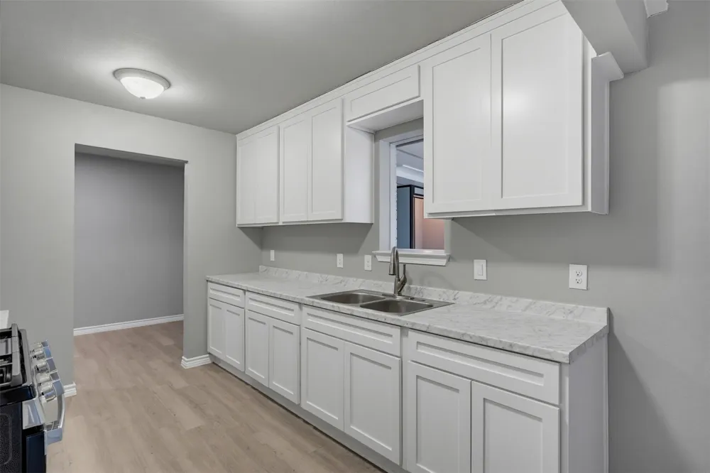 2105 Cottie Lane Arlington, TX 76010