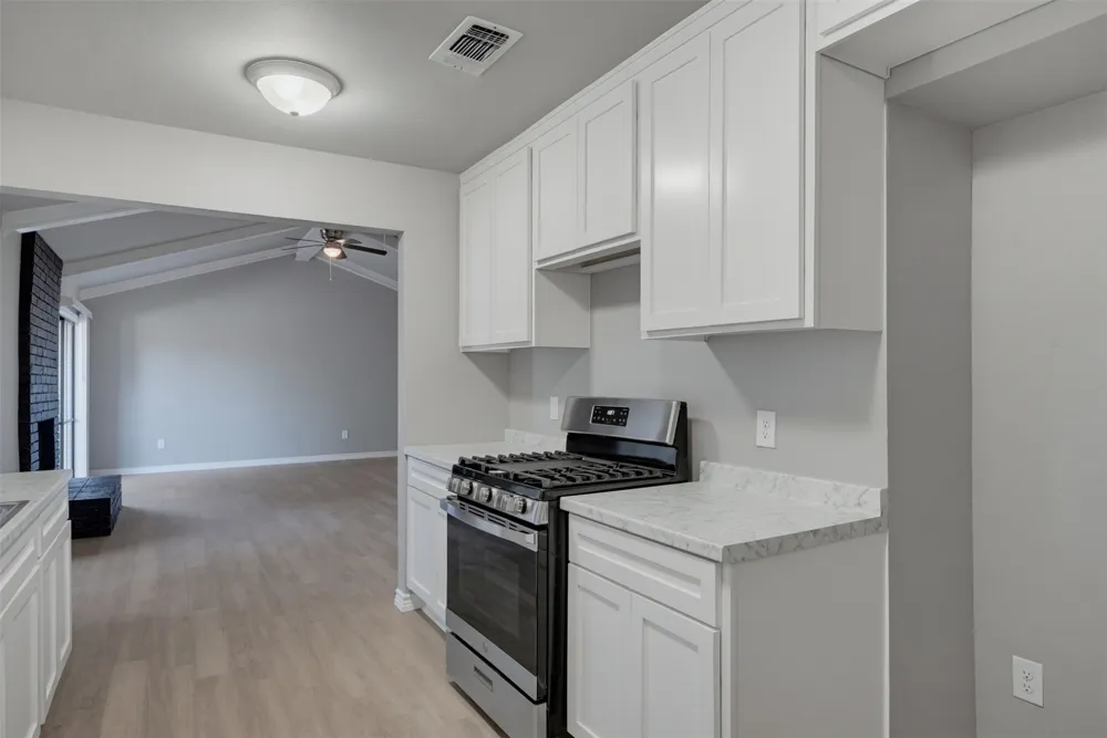 2105 Cottie Lane Arlington, TX 76010