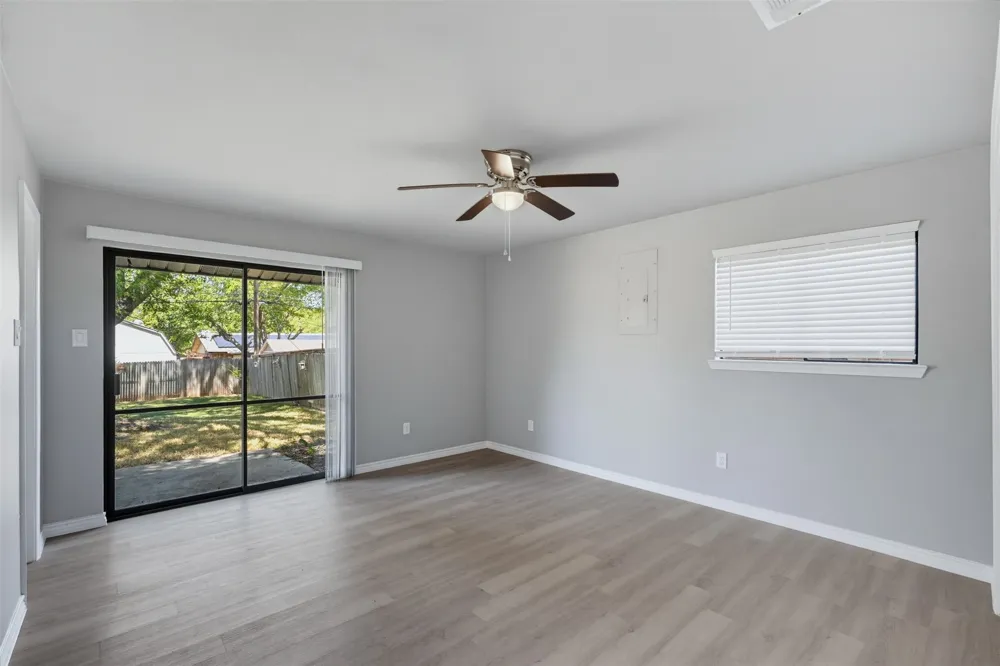 2105 Cottie Lane Arlington, TX 76010