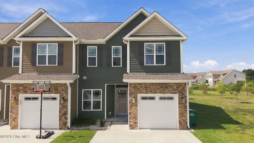 1811 Fox Den Way #6 Greenville, NC 27858