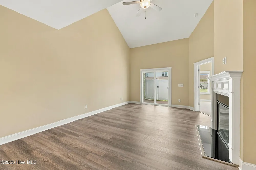 1811 Fox Den Way #6 Greenville, NC 27858