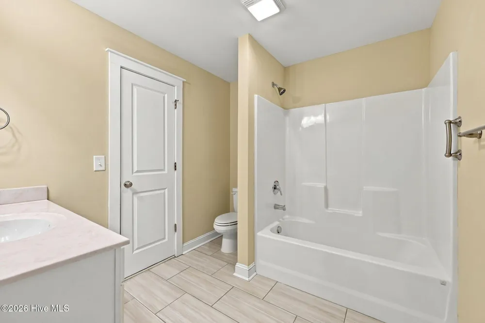 1811 Fox Den Way #6 Greenville, NC 27858