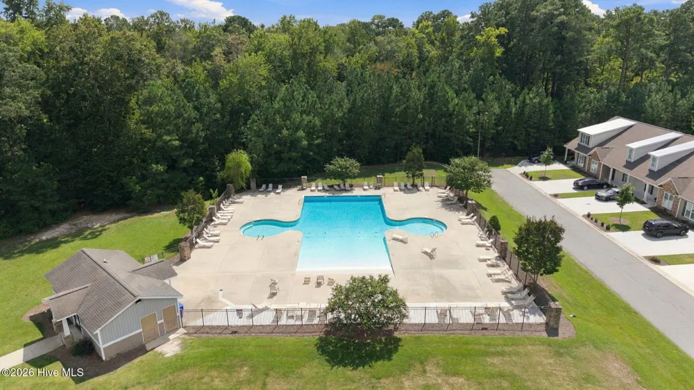 1811 Fox Den Way #6 Greenville, NC 27858