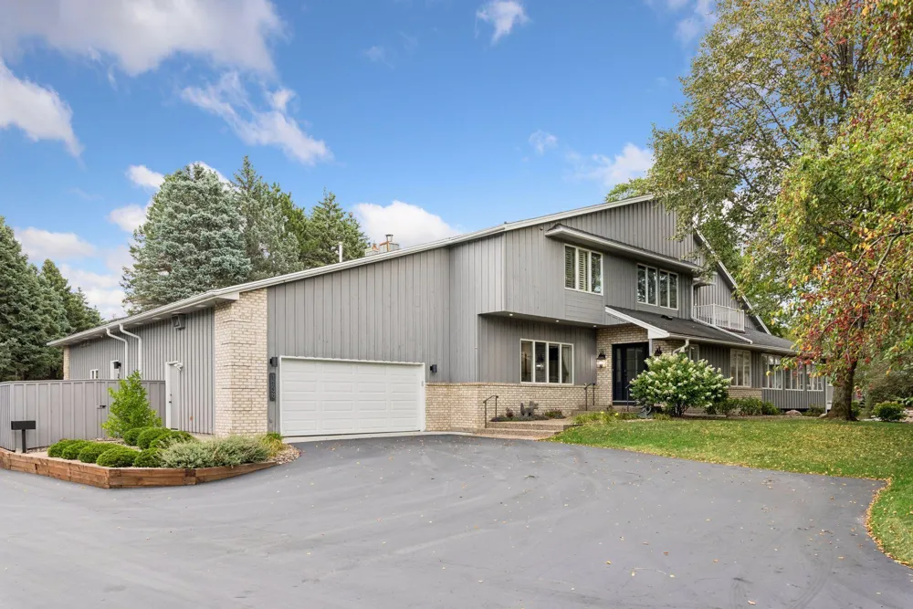 1138 Kingsley Circle Mendota Heights, MN 55118