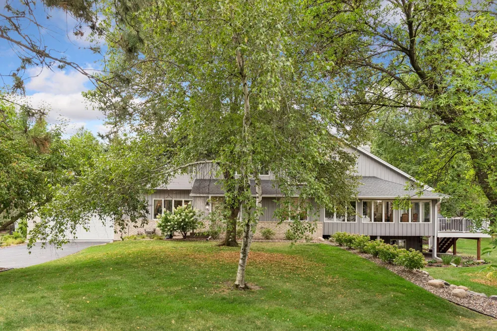 1138 Kingsley Circle Mendota Heights, MN 55118