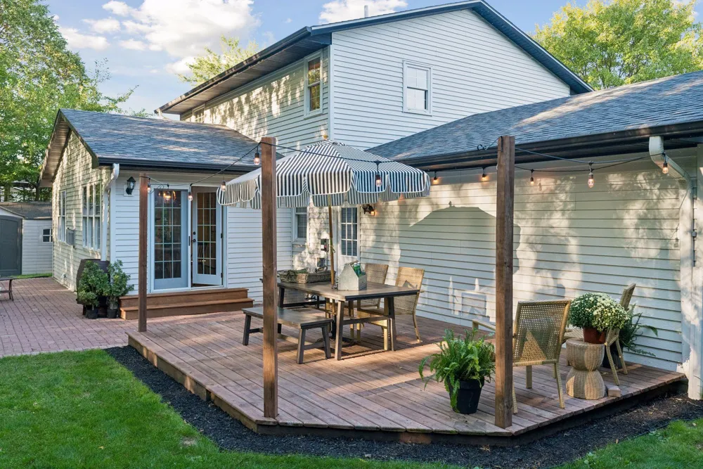 4275 Carlson Lake Lane Eagan, MN 55123