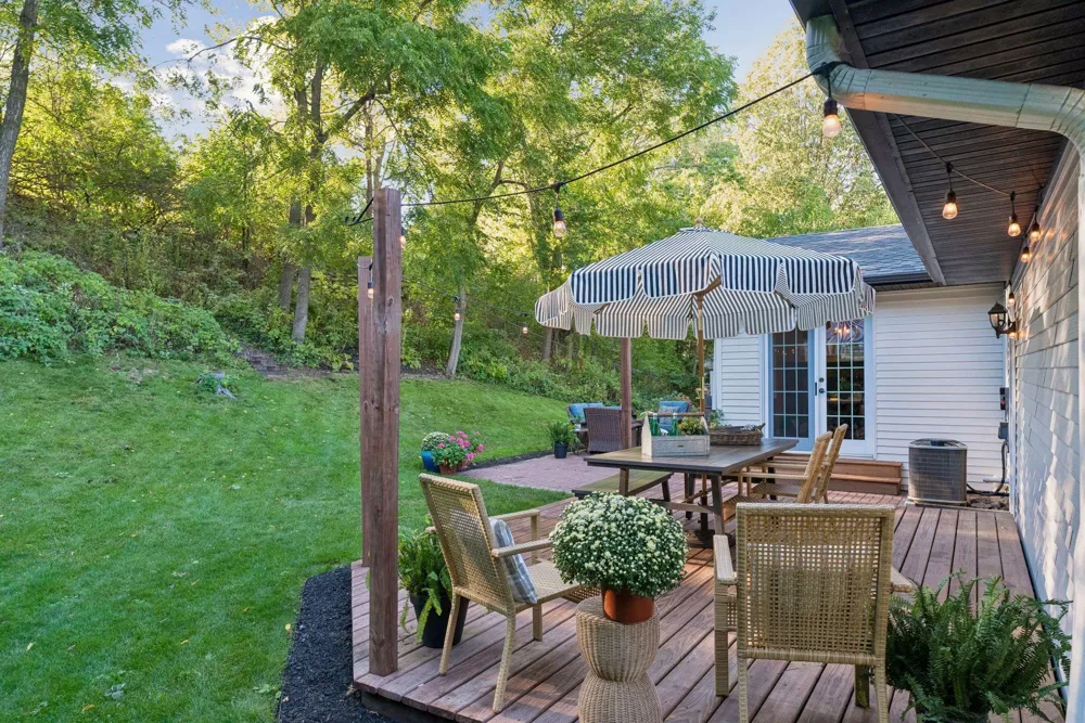 4275 Carlson Lake Lane Eagan, MN 55123