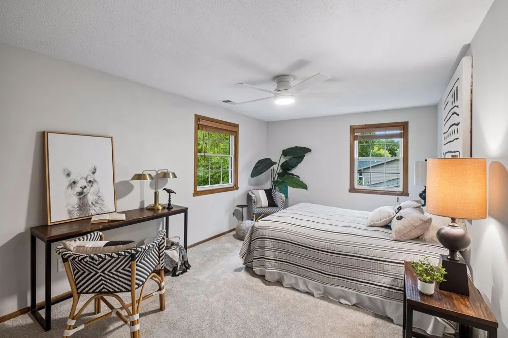 4275 Carlson Lake Lane Eagan, MN 55123