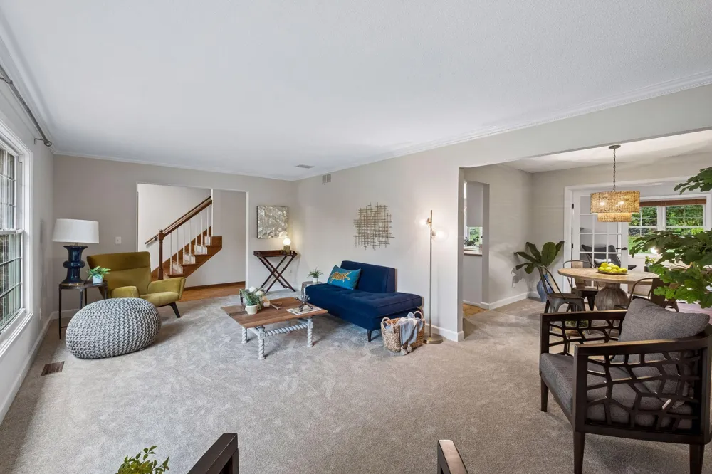 4275 Carlson Lake Lane Eagan, MN 55123