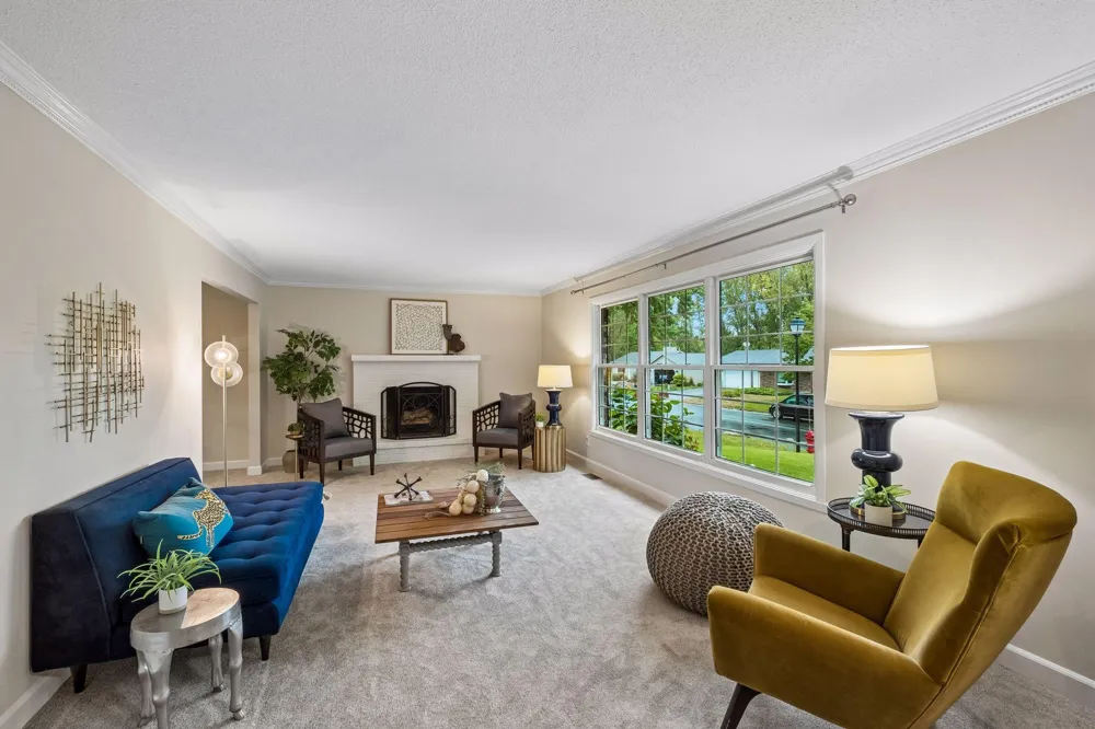 4275 Carlson Lake Lane Eagan, MN 55123