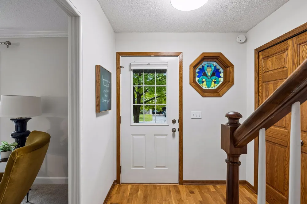 4275 Carlson Lake Lane Eagan, MN 55123