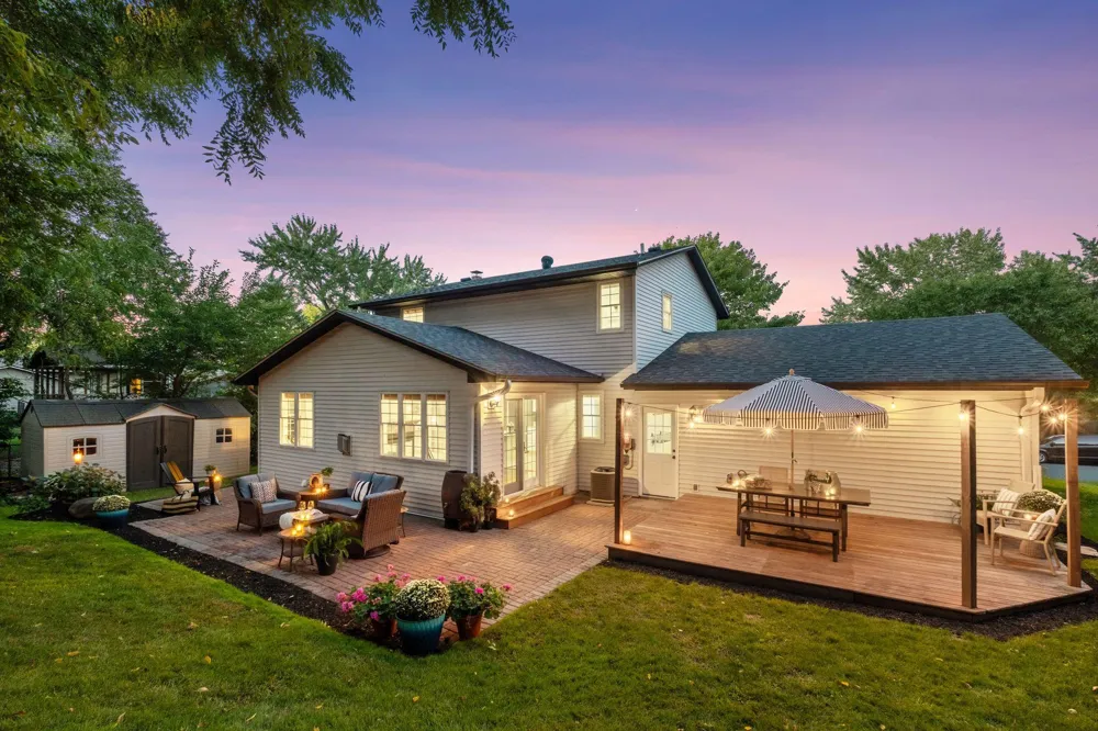 4275 Carlson Lake Lane Eagan, MN 55123