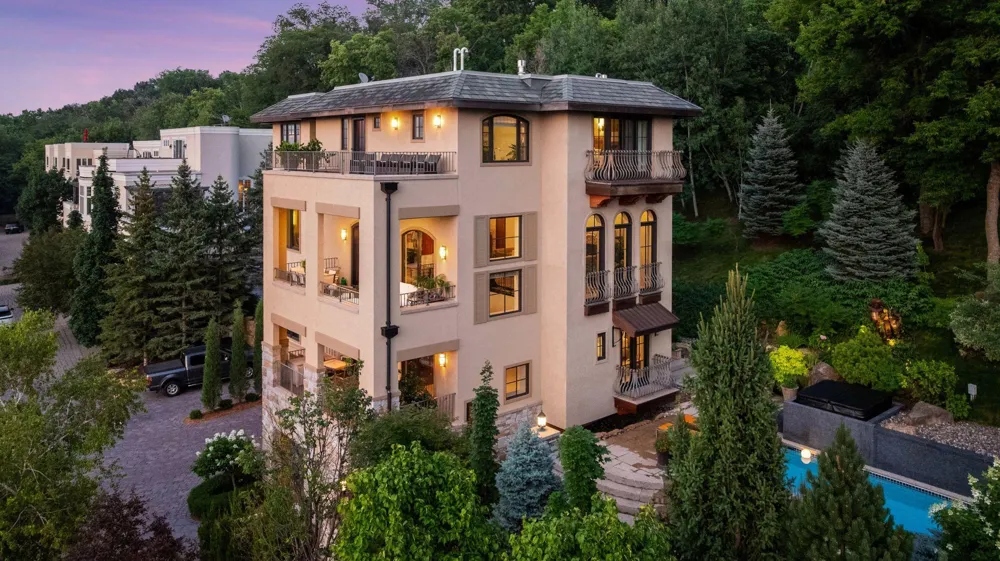1226 Sibley Memorial Highway Mendota Heights, MN 55150