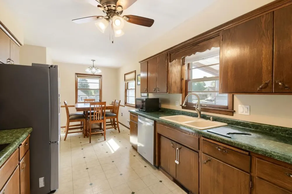 512 9th Avenue S South Saint Paul, MN 55075