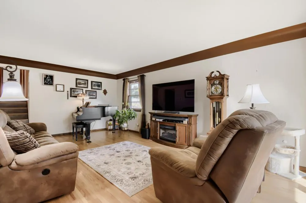 512 9th Avenue S South Saint Paul, MN 55075