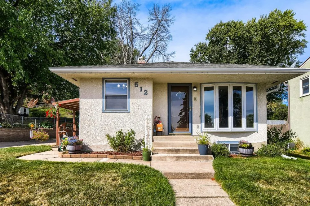 512 9th Avenue S South Saint Paul, MN 55075