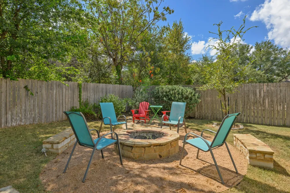 8901 Ovalla Drive Austin, TX 78749