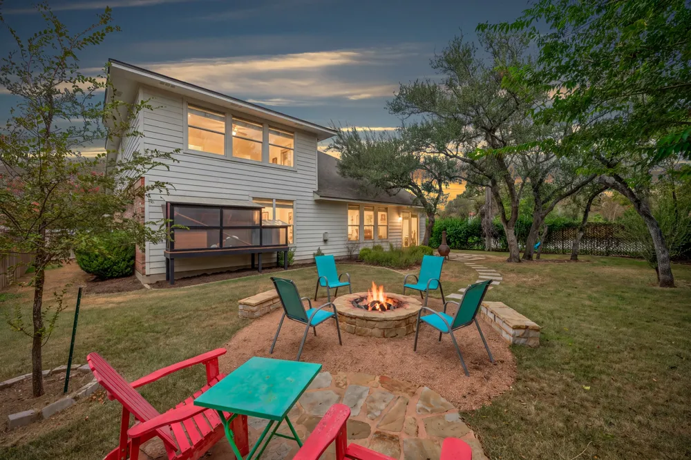 8901 Ovalla Drive Austin, TX 78749