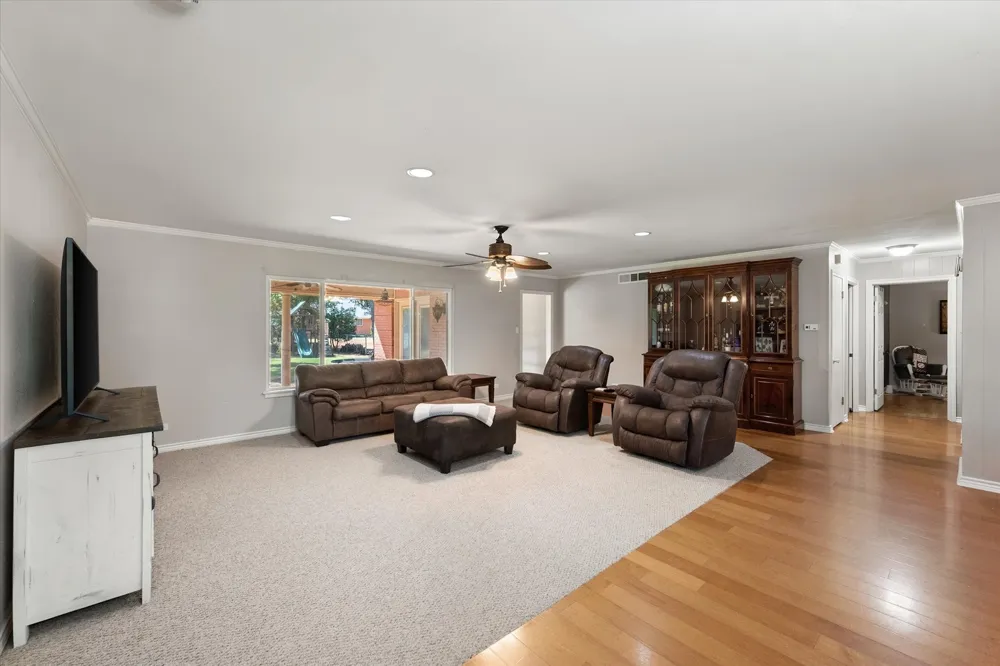 2001 W Park Avenue Corsicana, TX 75110