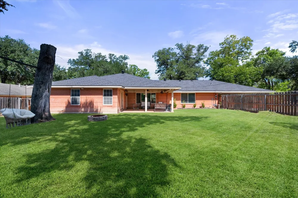 2001 W Park Avenue Corsicana, TX 75110