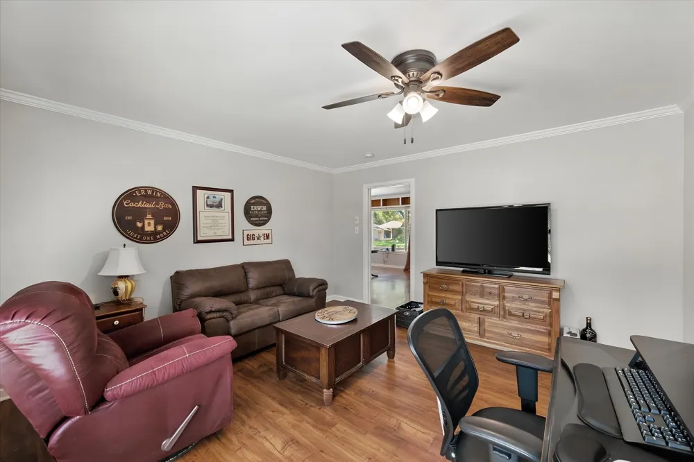 2001 W Park Avenue Corsicana, TX 75110