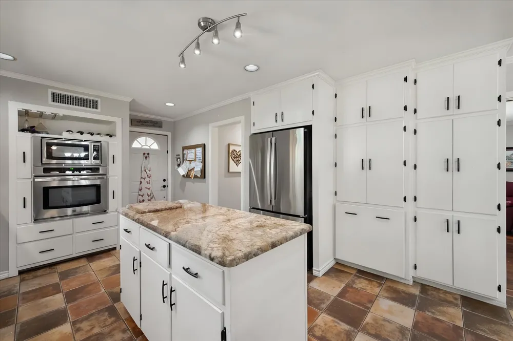 2001 W Park Avenue Corsicana, TX 75110