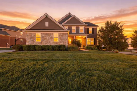 5887 Strawberry Circle