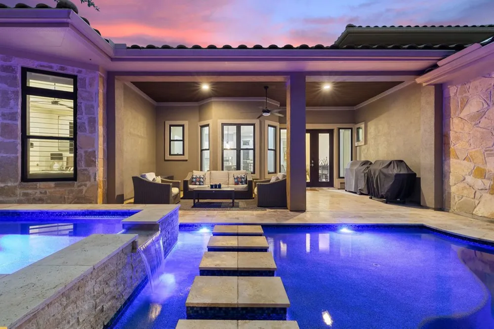 320 Bisset Court Lakeway, TX 78738