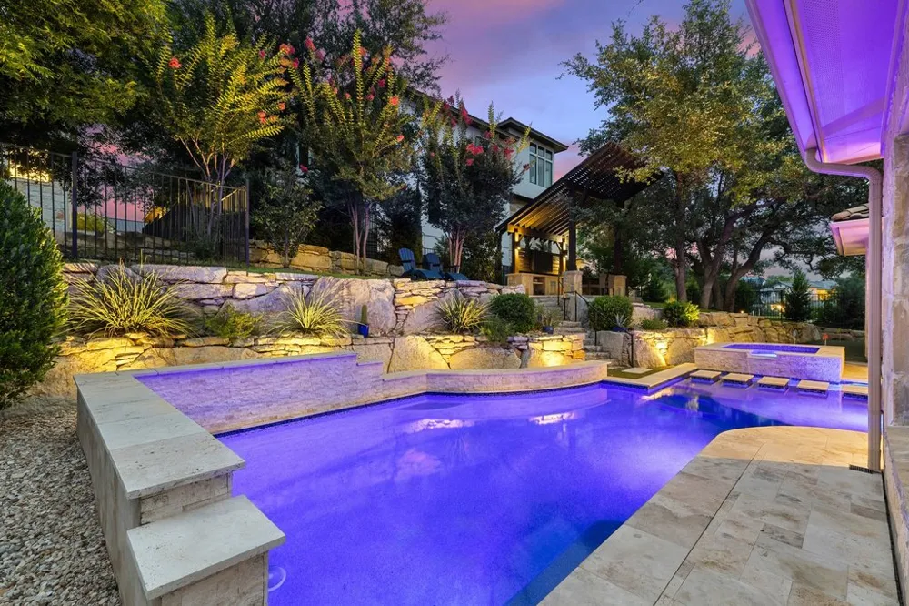 320 Bisset Court Lakeway, TX 78738