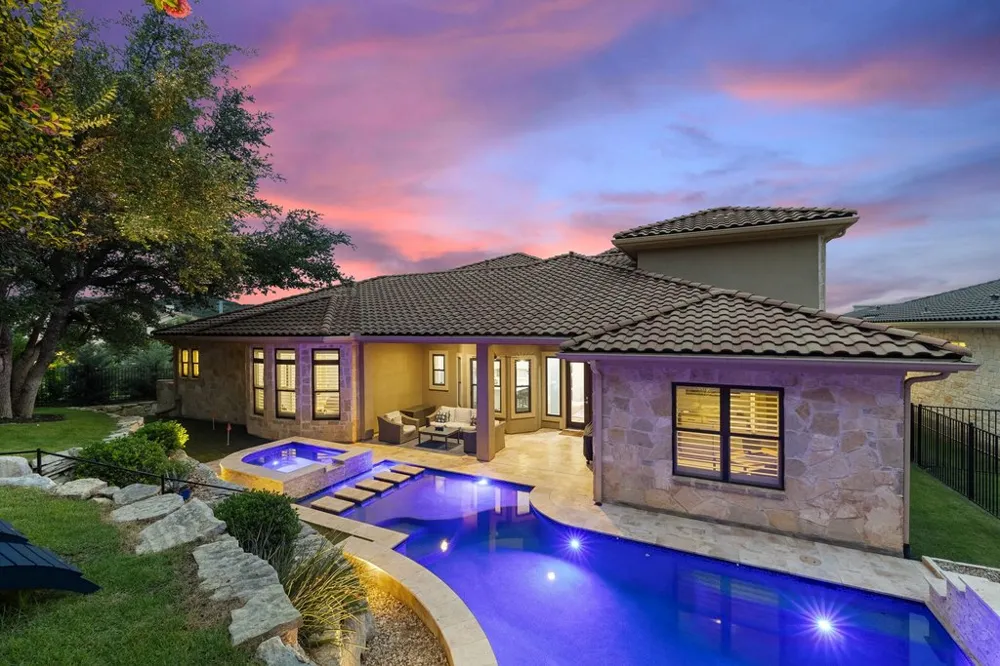 320 Bisset Court Lakeway, TX 78738