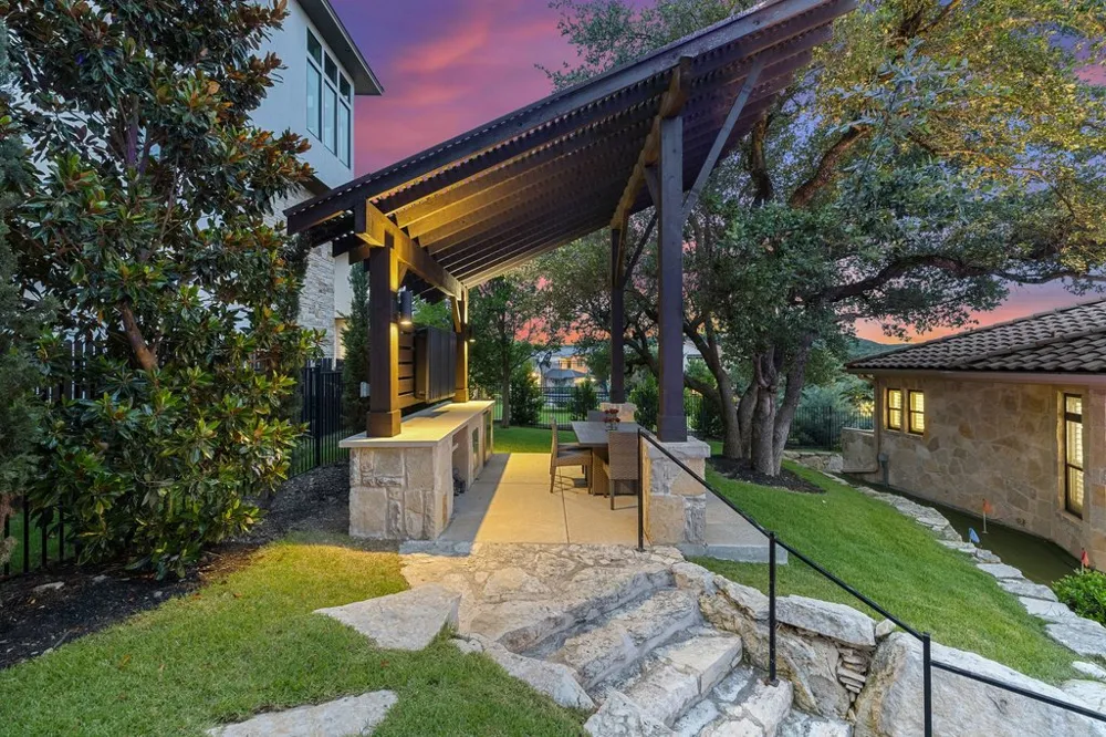 320 Bisset Court Lakeway, TX 78738