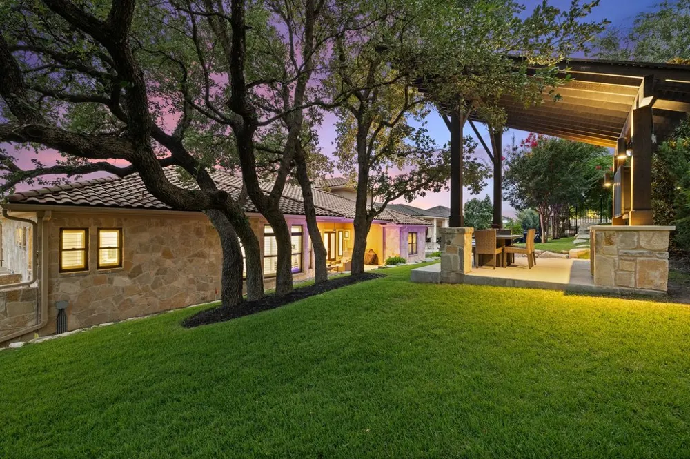 320 Bisset Court Lakeway, TX 78738