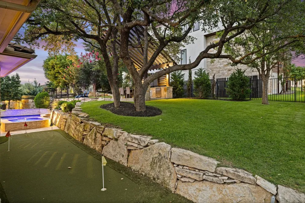 320 Bisset Court Lakeway, TX 78738