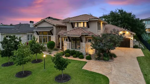 320 Bisset Court