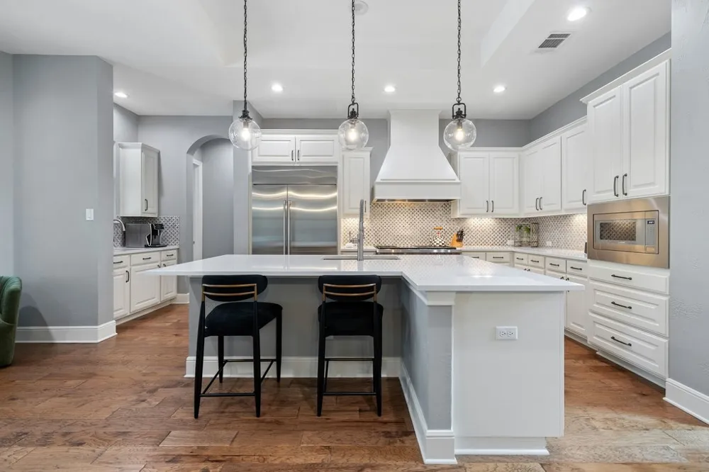 320 Bisset Court Lakeway, TX 78738