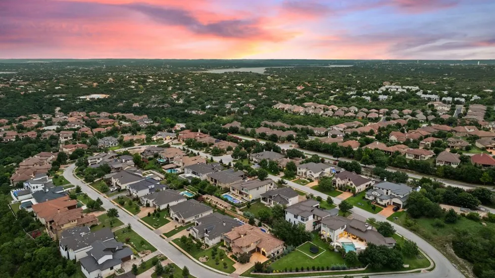 320 Bisset Court Lakeway, TX 78738