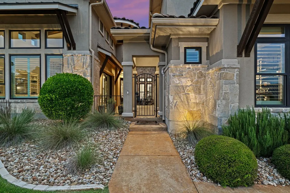320 Bisset Court Lakeway, TX 78738