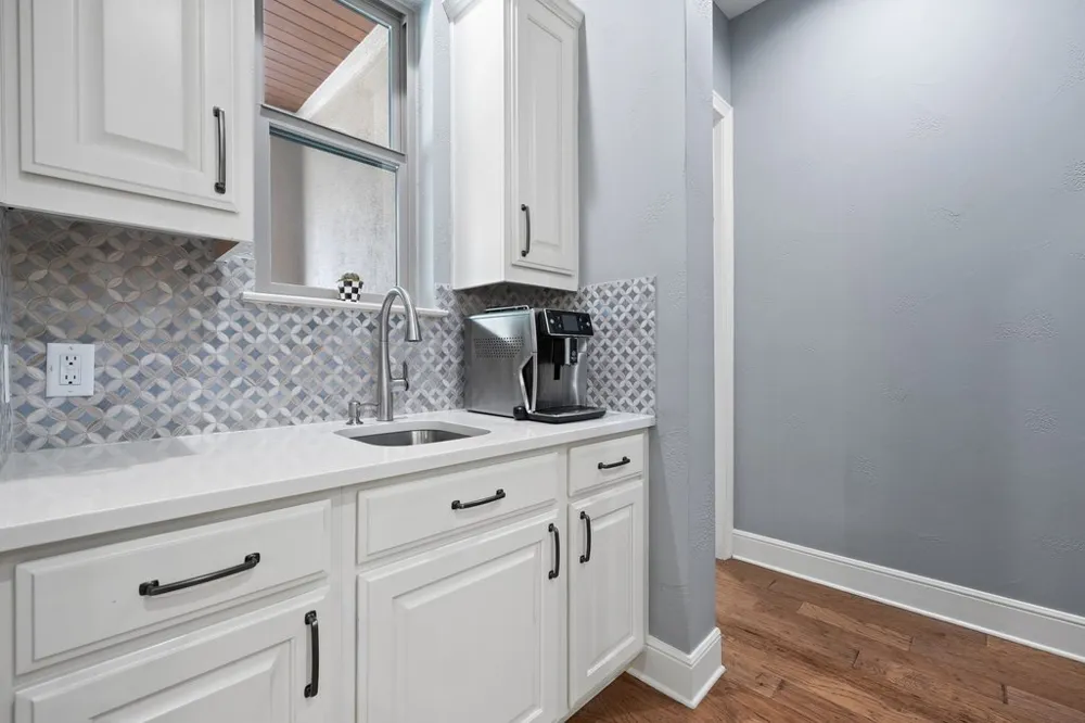 320 Bisset Court Lakeway, TX 78738