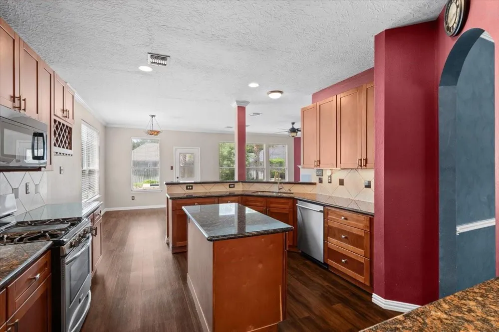 5118 Winterwood Drive League City, TX 77573
