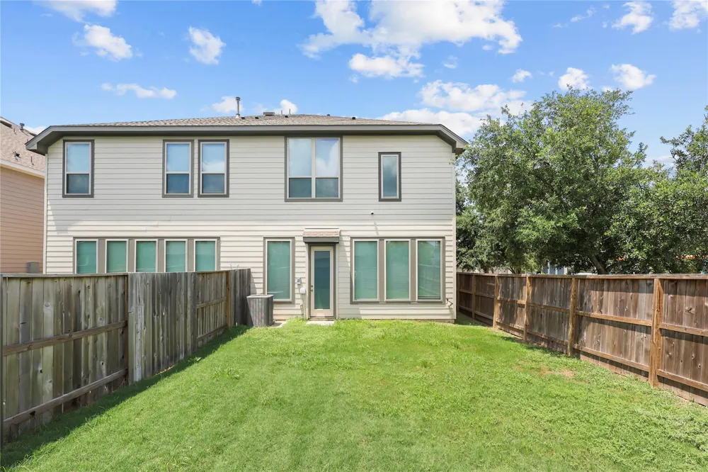 4050 Champlain Way Rosharon, TX 77583