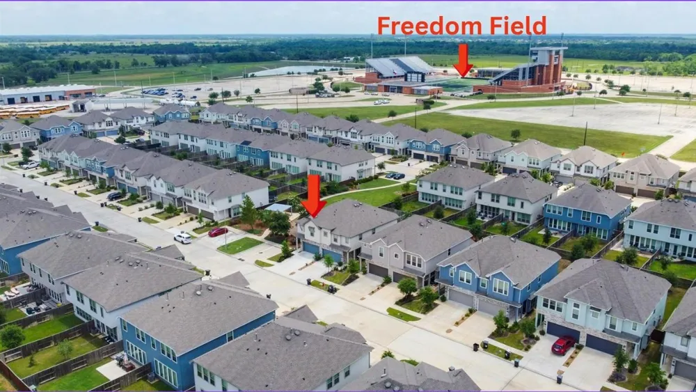 4050 Champlain Way Rosharon, TX 77583