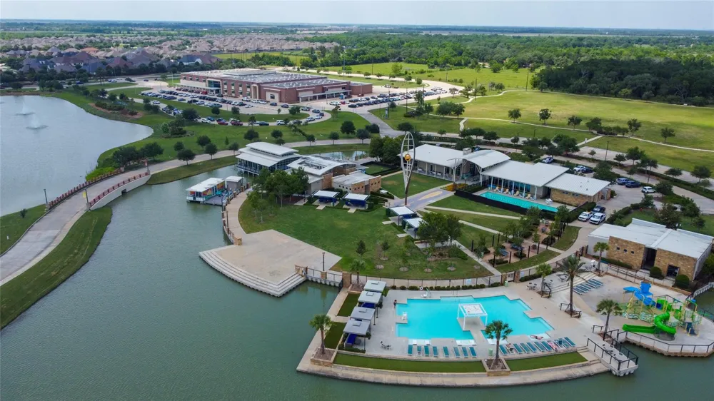 4050 Champlain Way Rosharon, TX 77583