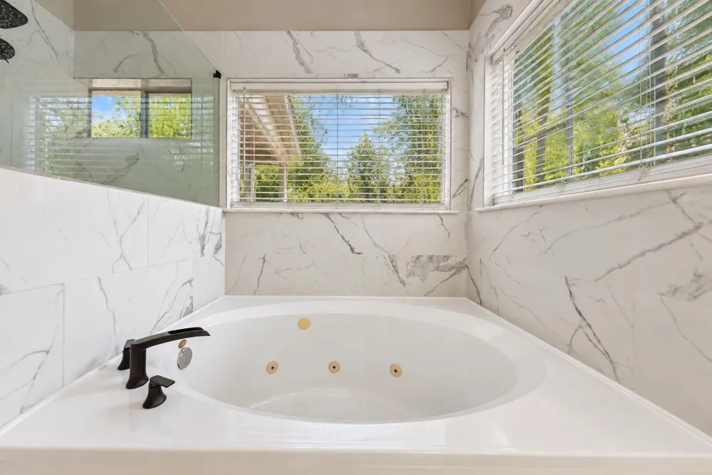 123 Sheerborne Court The Woodlands, TX 77382
