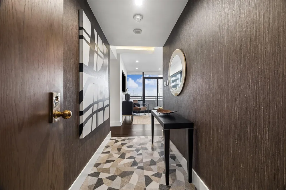 14 Greenway Plaza #10P Houston, TX 77046