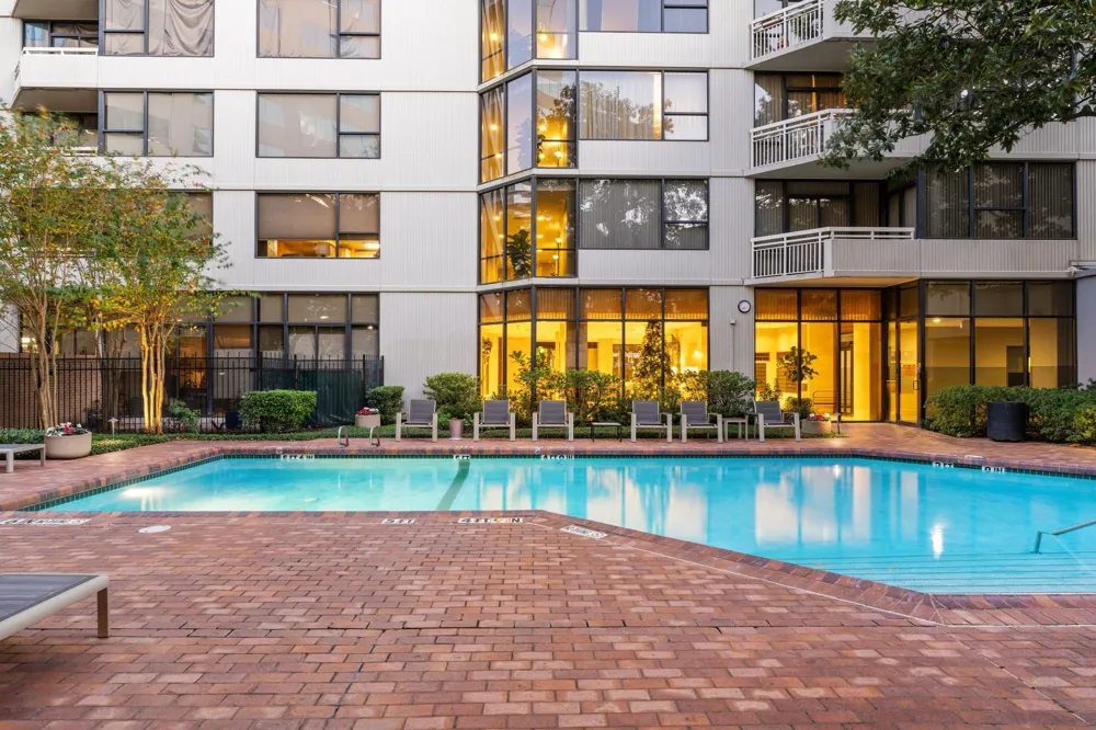 14 Greenway Plaza #10P Houston, TX 77046