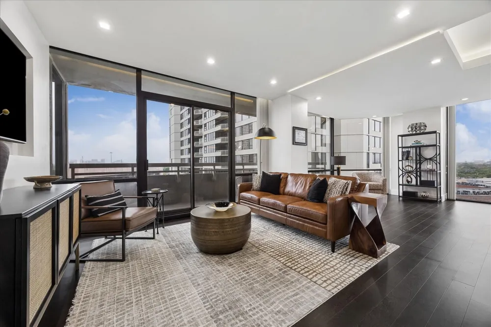 14 Greenway Plaza #10P Houston, TX 77046