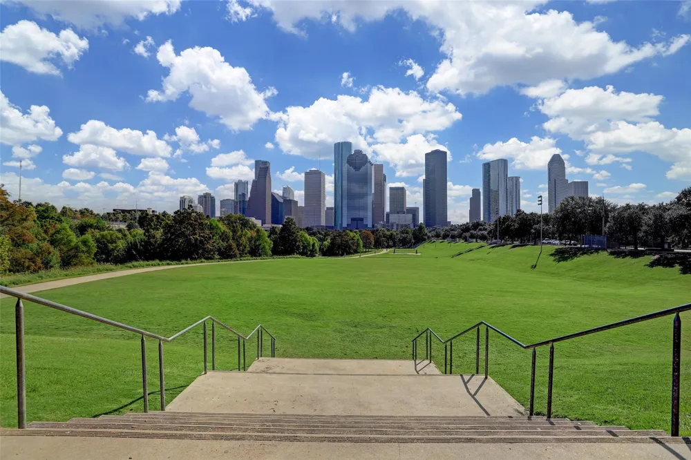 14 Greenway Plaza #10P Houston, TX 77046