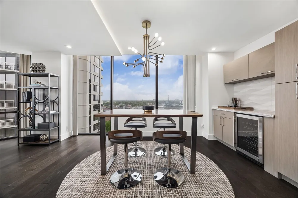14 Greenway Plaza #10P Houston, TX 77046