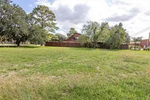 520 Fm 517 Road W Dickinson, TX 77539